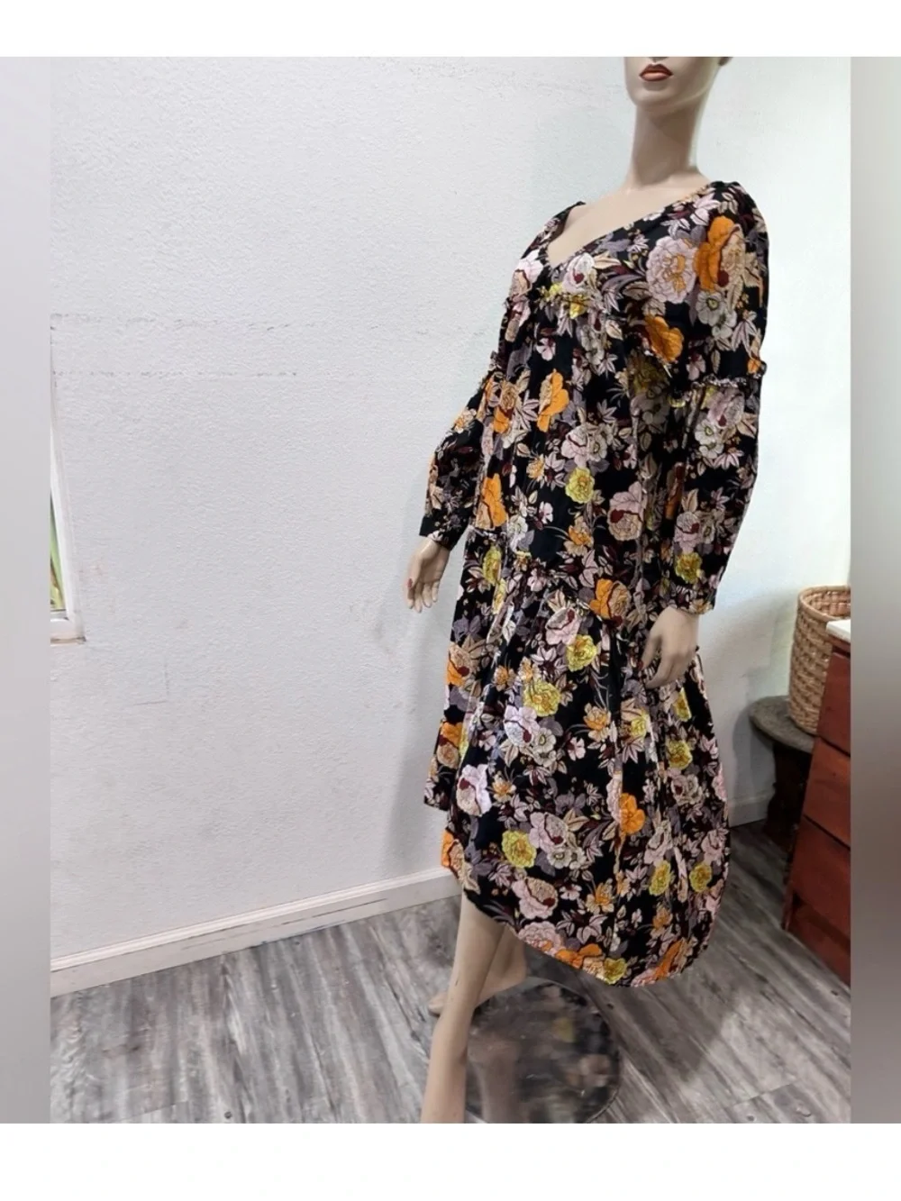 Who what wear Plus-Size Floral V-Neck High-Low Dress in Black